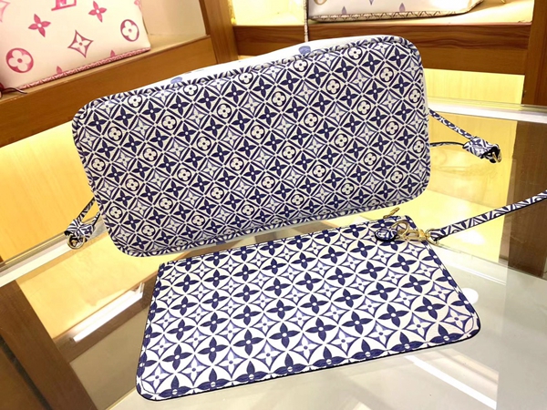 ルイヴィトンバッグ着用イメージ